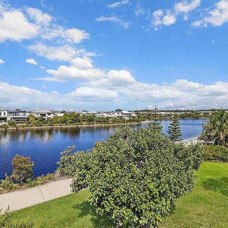 Welcoming Lakeside Getaway With Waterviews, Wifi, Pool & Park Мулулаба Экстерьер фото