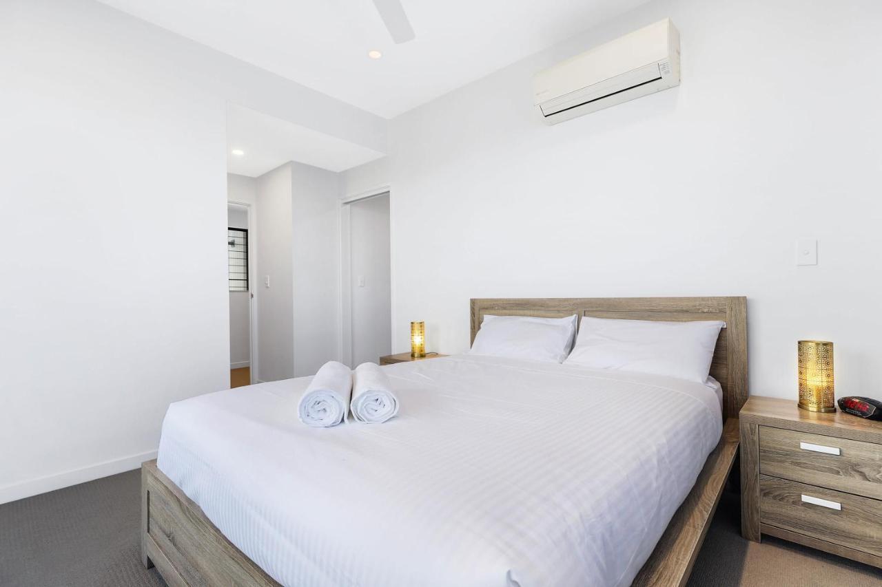 Welcoming Lakeside Getaway With Waterviews, Wifi, Pool & Park Мулулаба Экстерьер фото