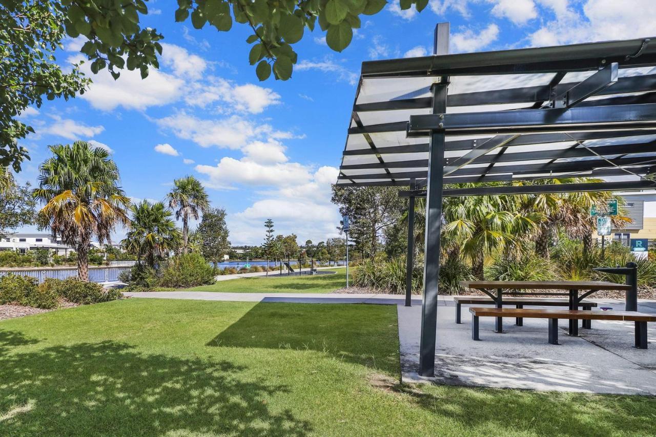 Welcoming Lakeside Getaway With Waterviews, Wifi, Pool & Park Мулулаба Экстерьер фото